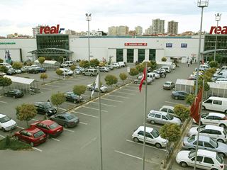 Real Antalya Shopping Centre exterior with parking
